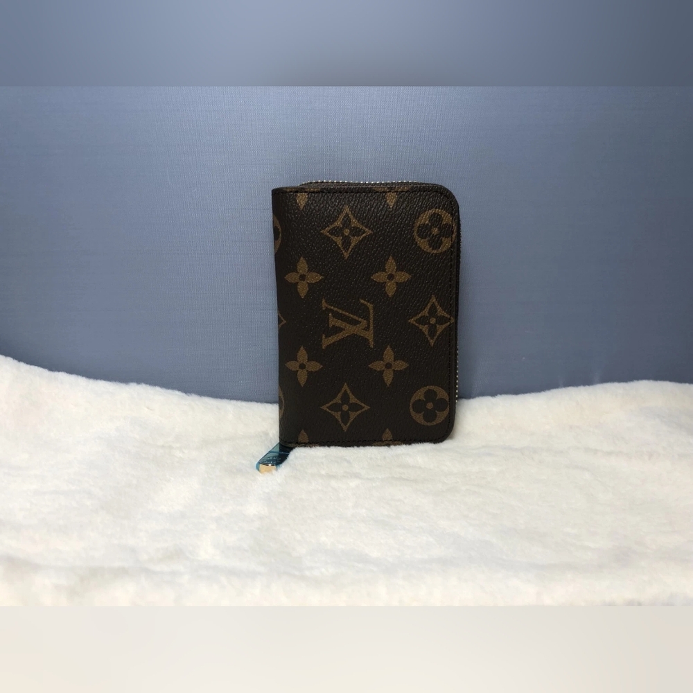 Louis Vuitton  Zipper Money Bag